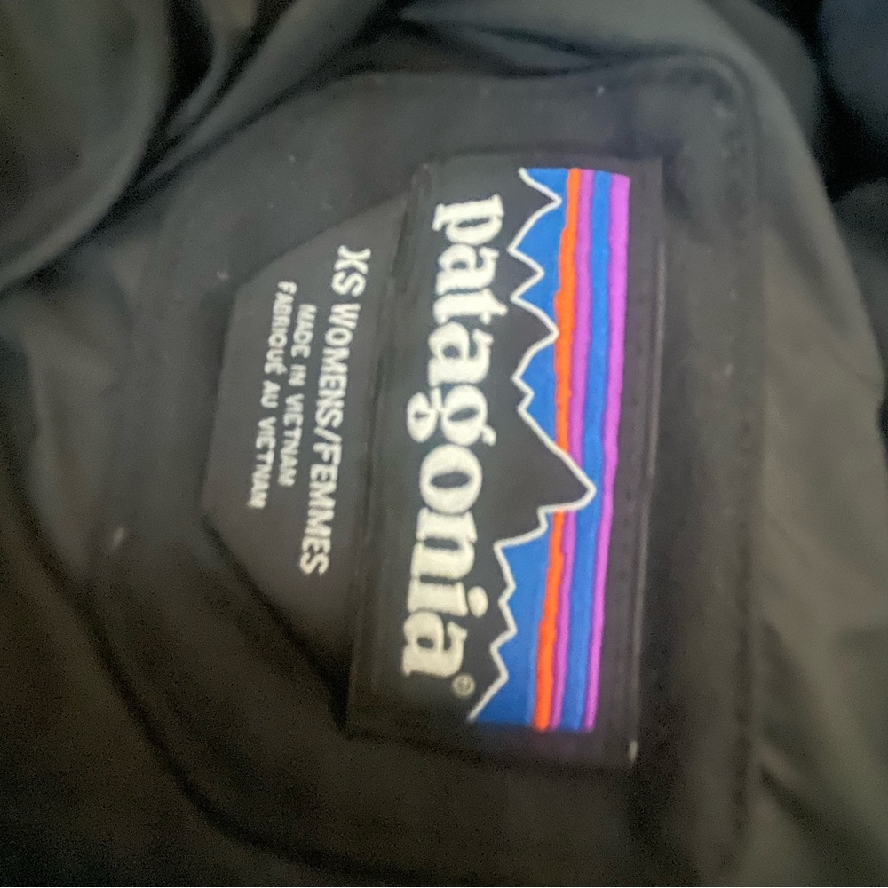 Patagonia Women's Puffer Jacket - Black - Picture 4 of 5